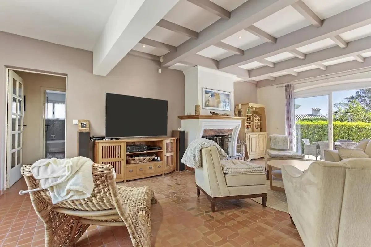 Villa 4 Chambres - Piscine - Parking - Clim Saint-Raphael  France