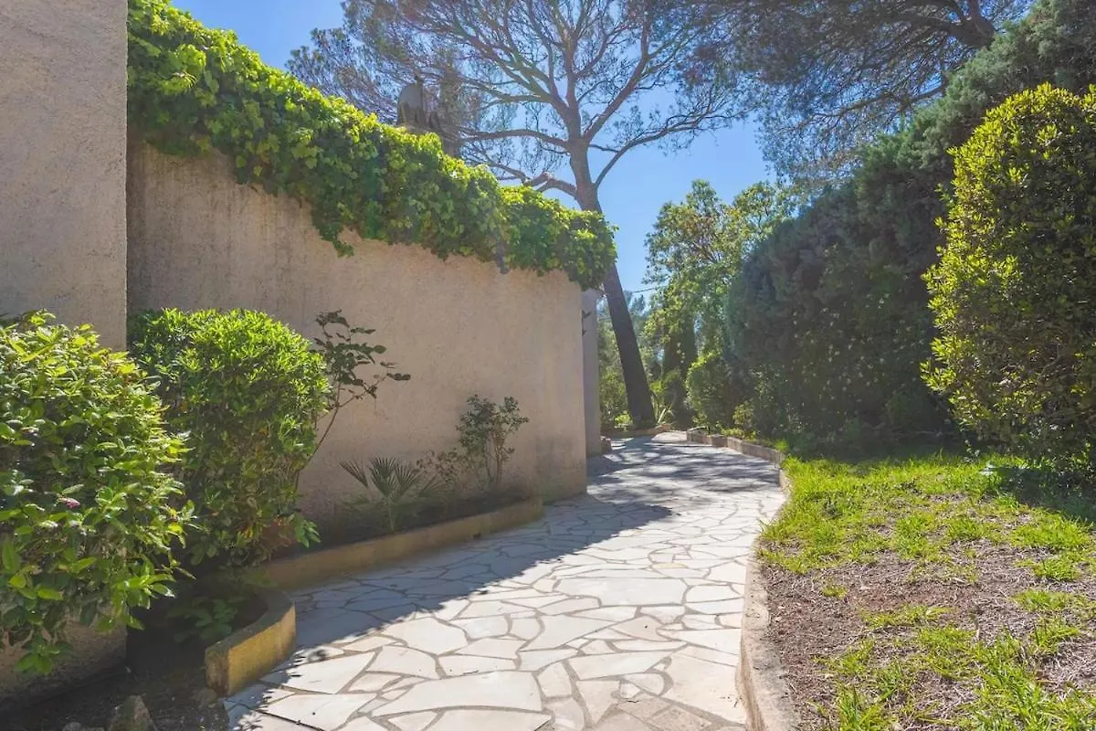 Villa 4 Chambres - Piscine - Parking - Clim Saint-Raphael  0*, Saint-Raphael (Var)