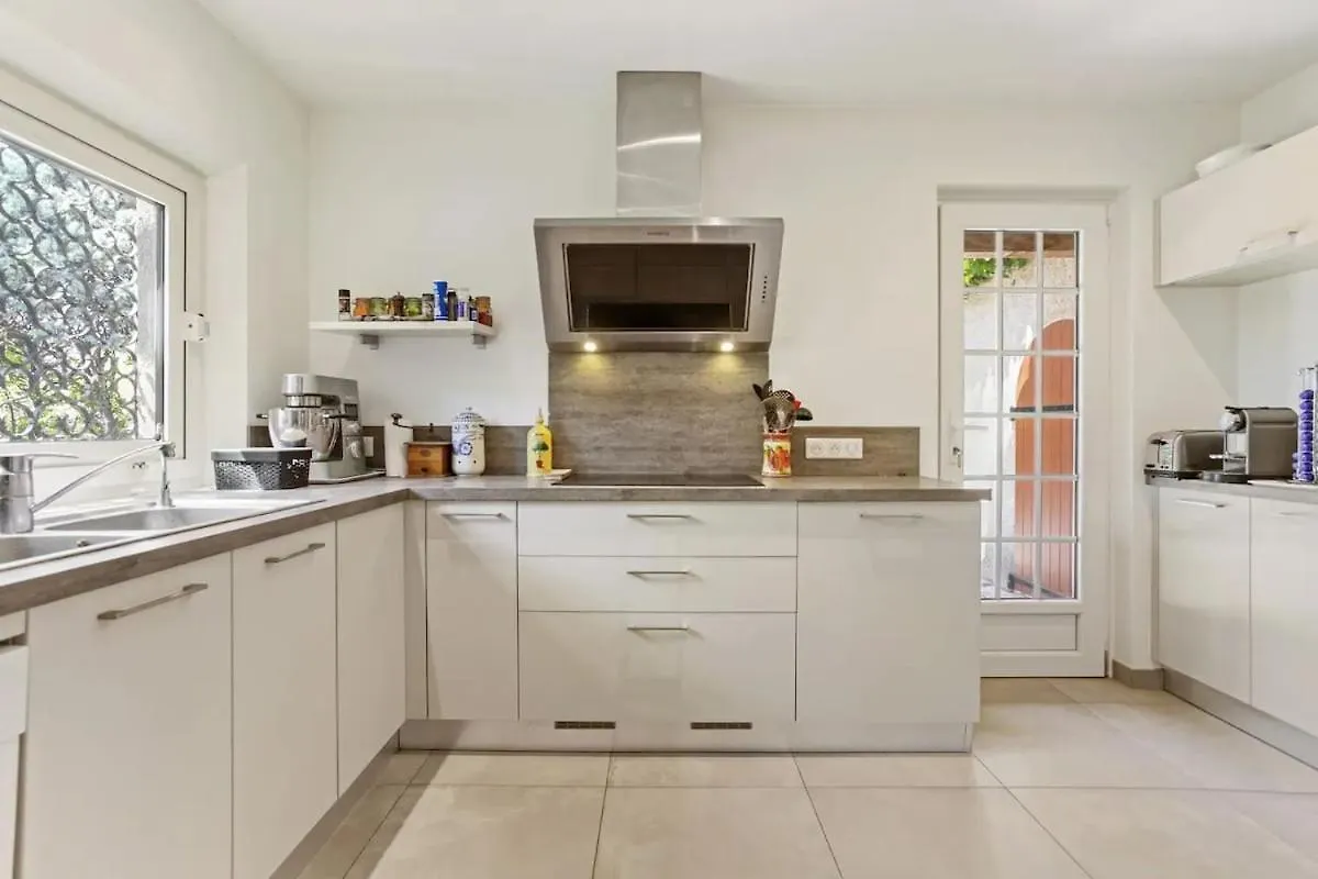 Villa 4 Chambres - Piscine - Parking - Clim Saint-Raphael  0*, Saint-Raphael (Var) France